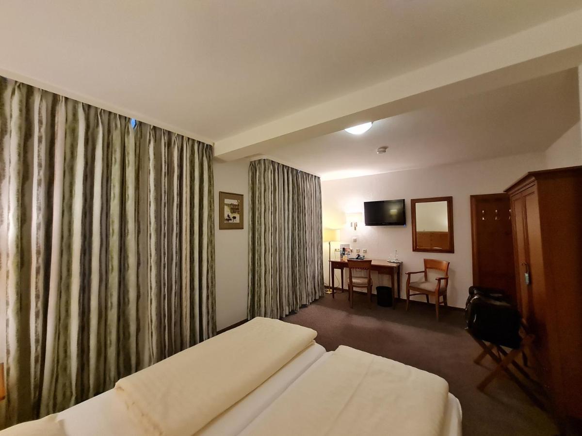 Hotel Waldquelle - Baumhaushotel Aerzen Bagian luar foto