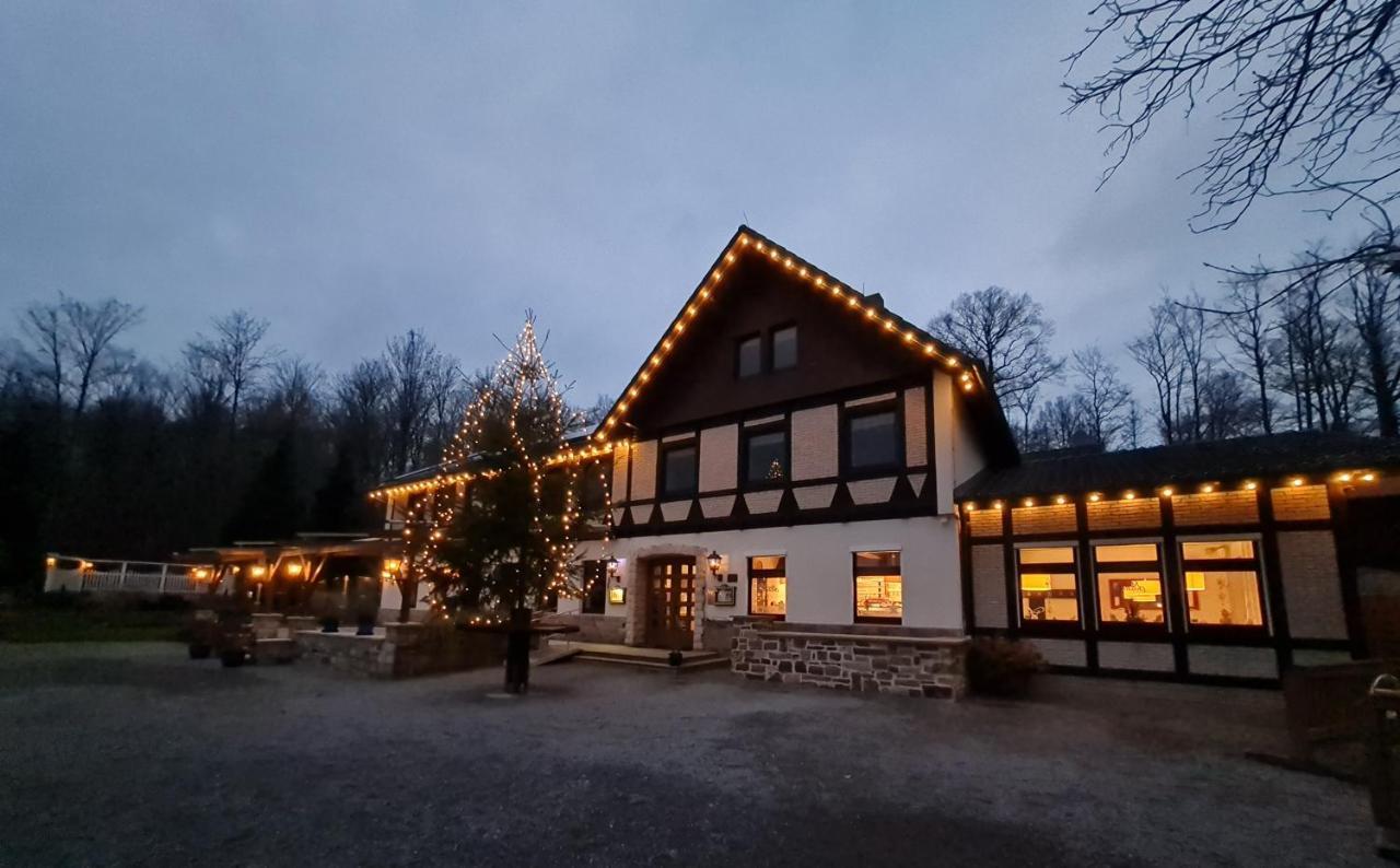 Hotel Waldquelle - Baumhaushotel Aerzen Bagian luar foto