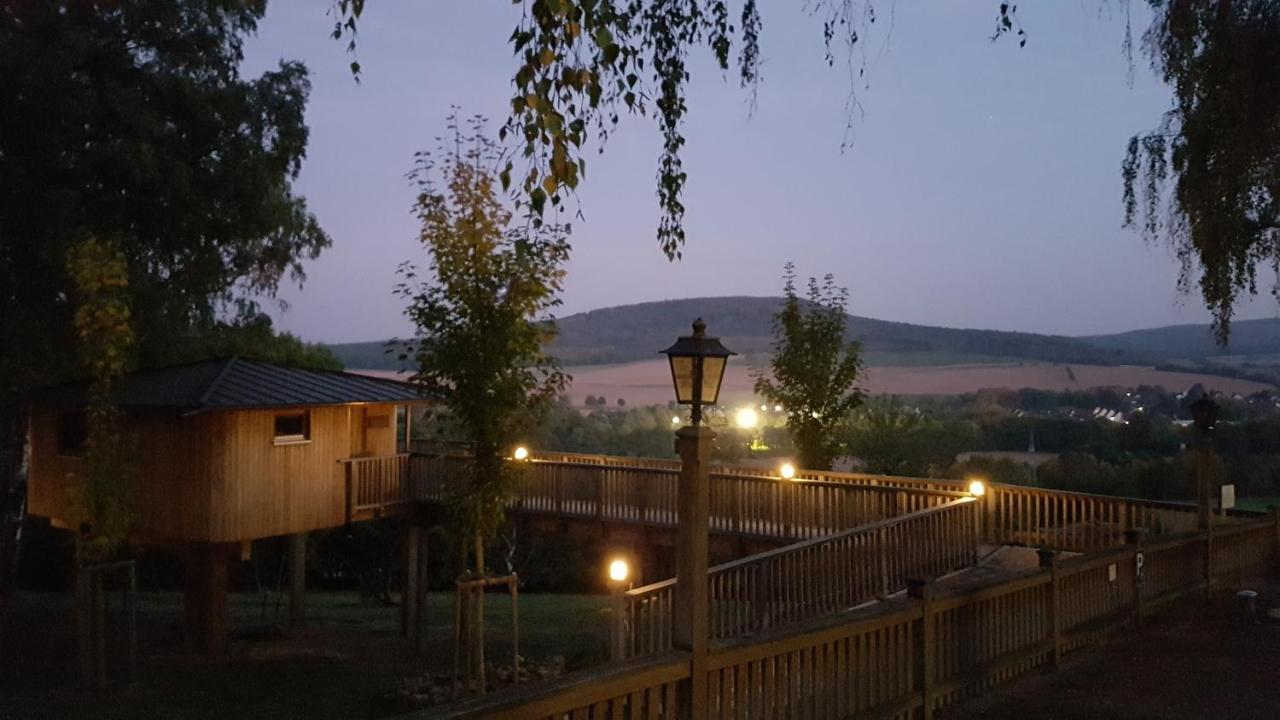 Hotel Waldquelle - Baumhaushotel Aerzen Bagian luar foto