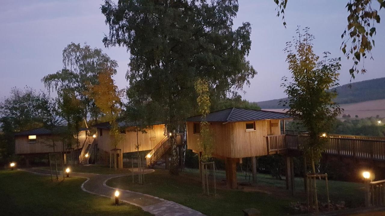 Hotel Waldquelle - Baumhaushotel Aerzen Bagian luar foto
